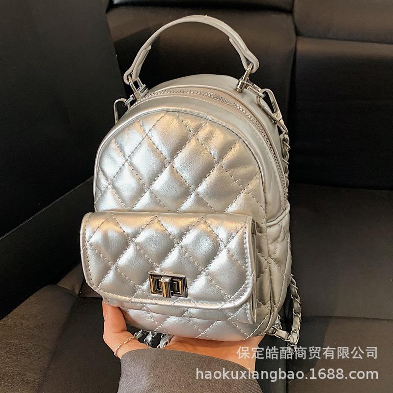 Модный женский рюкзак с ромбовидной вышивкой нитью, новая универсальная модель 2025 года, дорожный мини-рюкзак на цепочке для школы