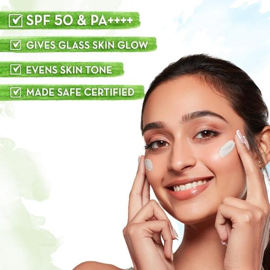 Mamaearth Солнцезащитный крем Rice Water Dewy с рисовой водой и ниацинамидом 50 г | Обеспечивает защиту SPF50 и PA++++ | Для сияния кожи | Защита от UVA и UVB