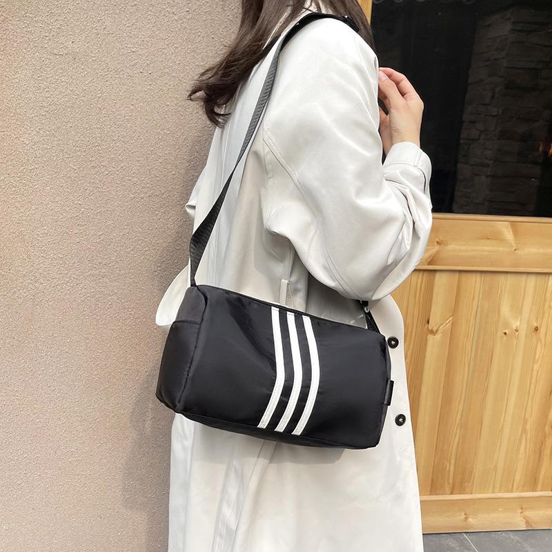 Three Vertical Stripes Nylon Mini Duffle Bag, Adjustable Wide Strap Casual Sports Crossbody Shoulder Bag For Daily Fitness Travel