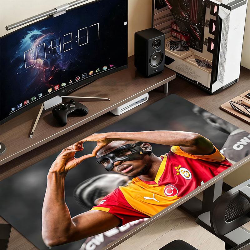 Коврик для мыши Galatasaray Victor Osimhen, Большой игровой коврик для стола, Нескользящий коврик для мыши XXL для ноутбука и планшета, Игровой коврик для мини-ПК со прошитыми краями