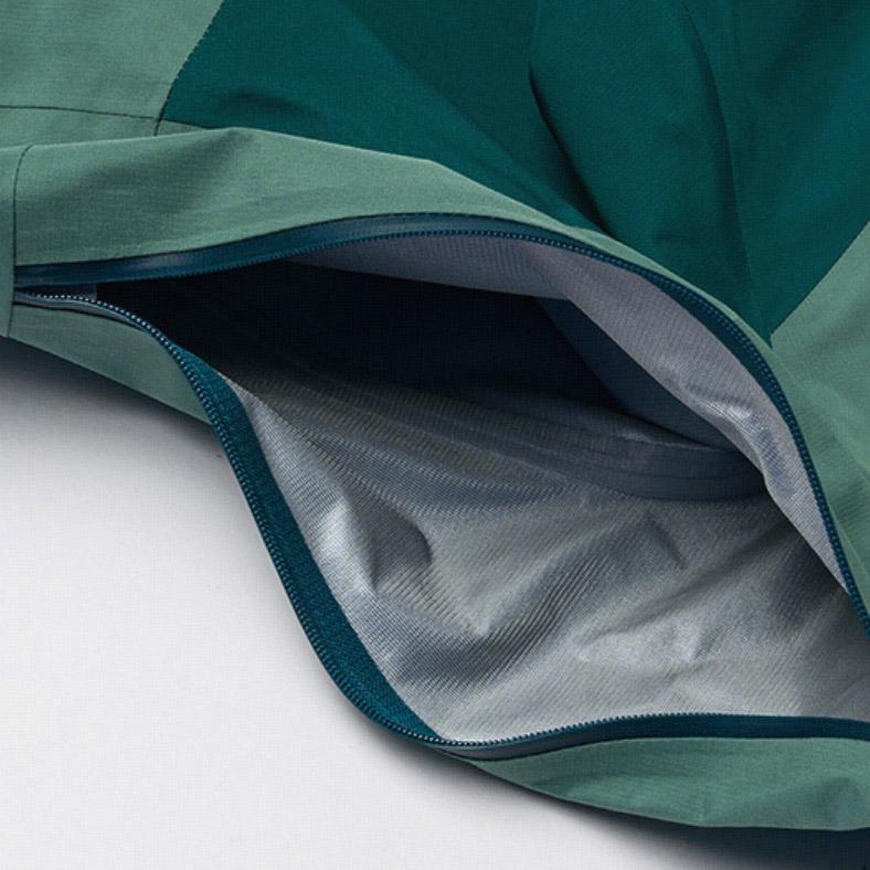 The North Face Jazzi 3L Gore-Tex waterproof jacket NF0A8DCW-58S