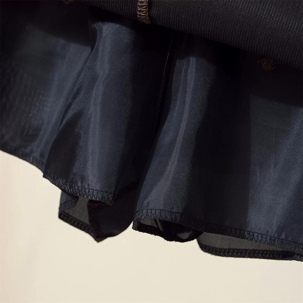 Черная вельветовая юбка-миди А-силуэта большого размера - Стройнящая и универсальная, идеально подходит для осени/зимы.