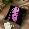 Сценическая Мизи из Аниме Девушка Розовая Подушка Для Спальни Автомобиля Кофейни Комнаты Мягкая и Гостиной Дивана Декоративная Наволочка Чехол