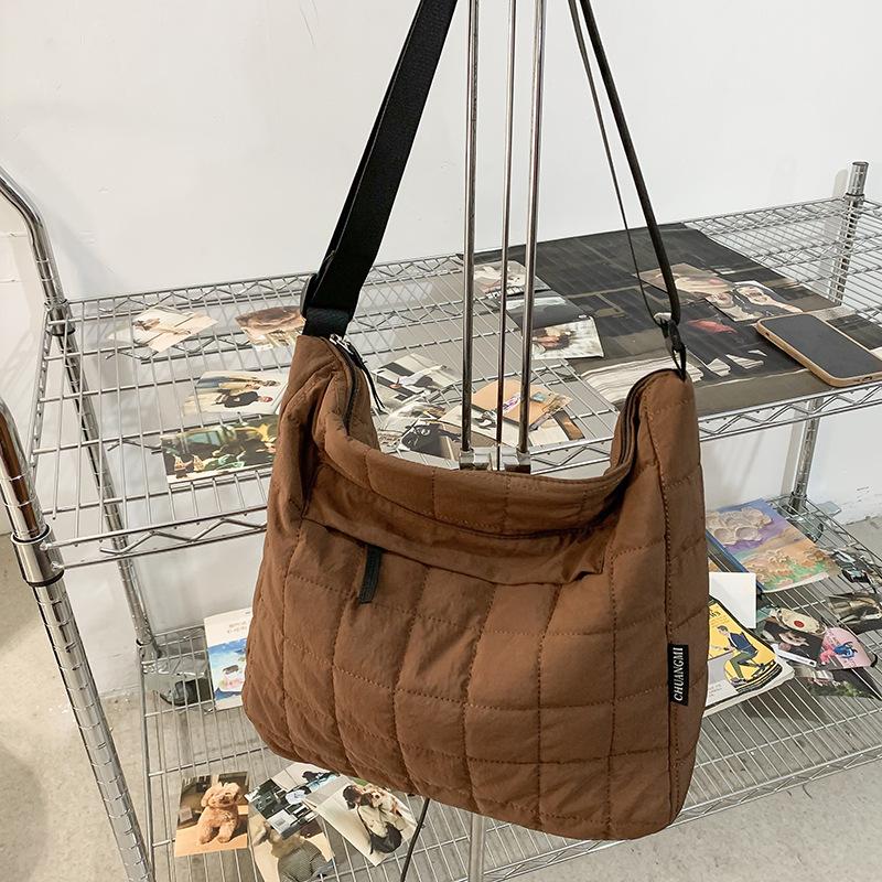 Cotton-Filled Tote Bag, Large-Capacity Cotton-Padded Shoulder Messenger Bag, Loose Feeling, Zipper, Autumn And Winter College Student Self-Study Bag