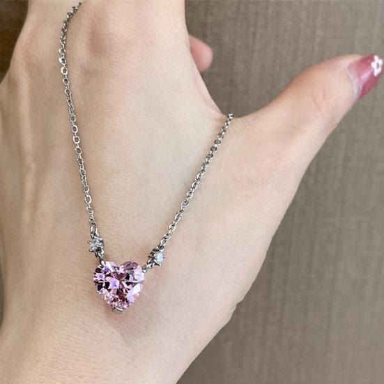 Women Necklace Elegant Temperament Hypoallergenic Gift Fashion Jewelry Shiny Faux Crystal Heart Pendant Ladies Clavicle Necklace for Dating