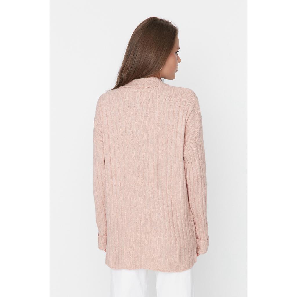 Трикотаж в рубчик с сиреневым воротником на пуговицах Tctaw23ak00035