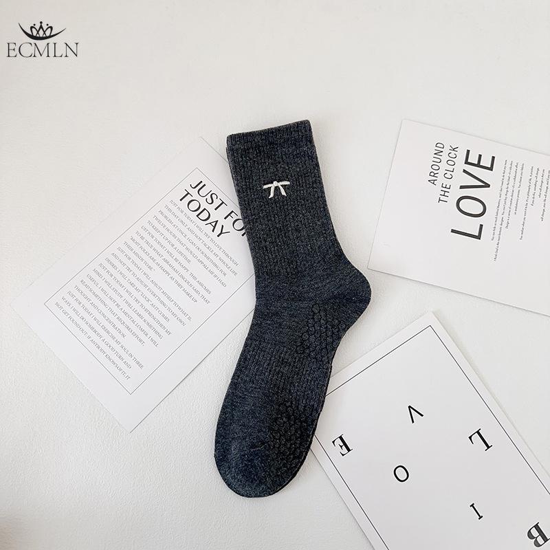 Женские носки из чистого хлопка средней длины, носки для девочек с вышитым бантом, дышащие простые носки для колледжа