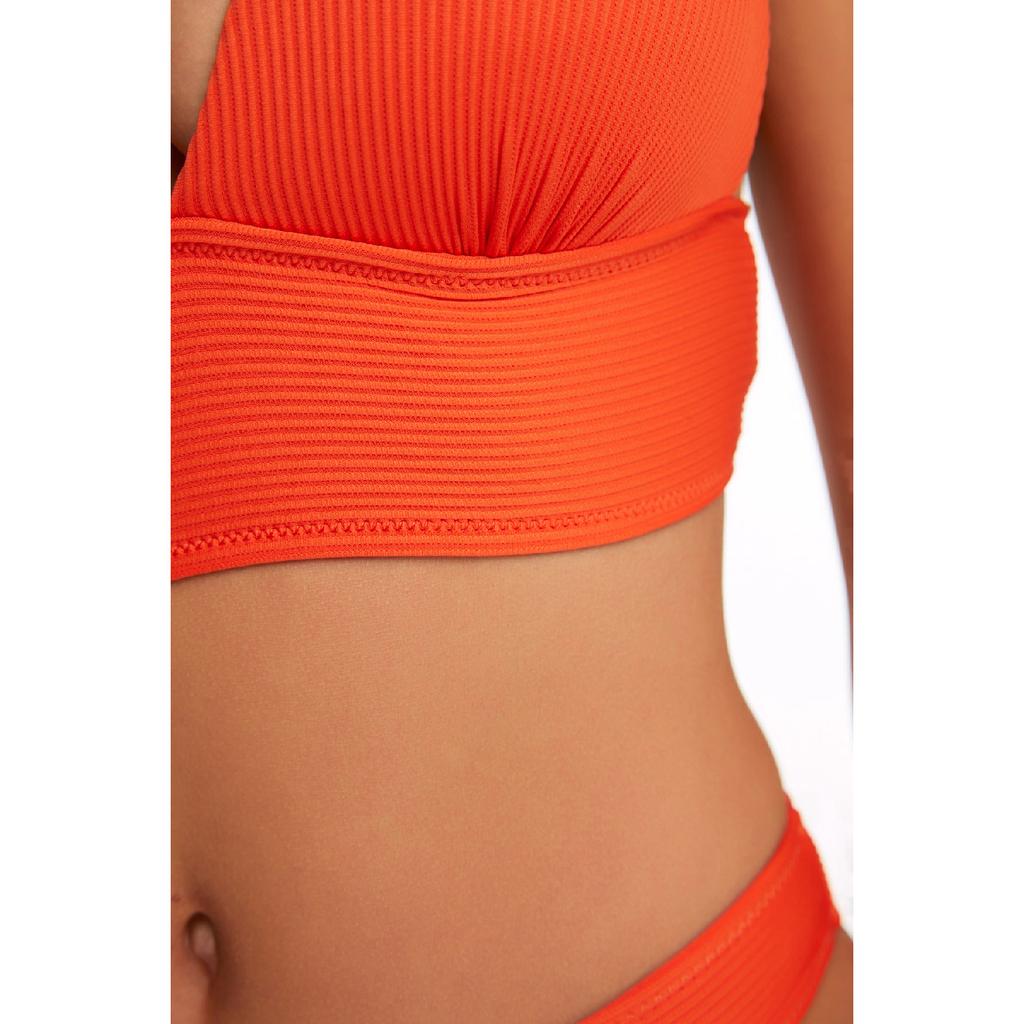 Черный текстурированный топ бикини с треугольными чашечками и пуш-апом Tbess21bu0010