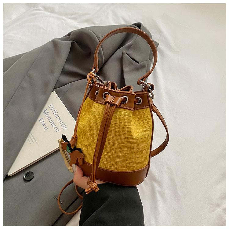 Popular Fashion Bucket Bag 2025 New Trendy Niche Design Single Shoulder Oblique Bag High-end Portable Women's Bag