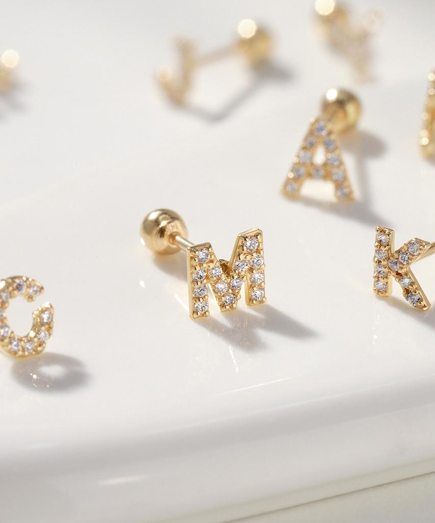 Mcel 14K Искрящийся пирсинг с инициалом