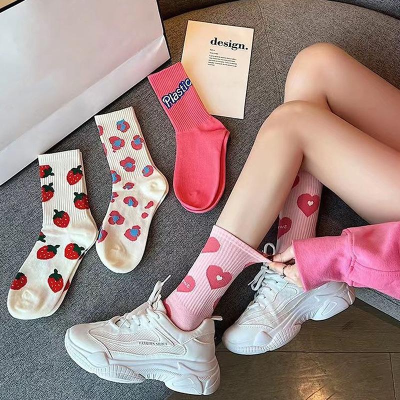 Милые носки Харадзюку с клубничками и надписью 'Love', средней длины, дышащие, осенне-зимние, повседневные
