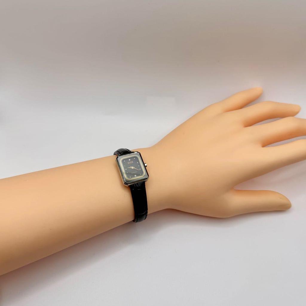 Б/у женские часы RADO Diastar 153.1016.3QZ с черным циферблатом