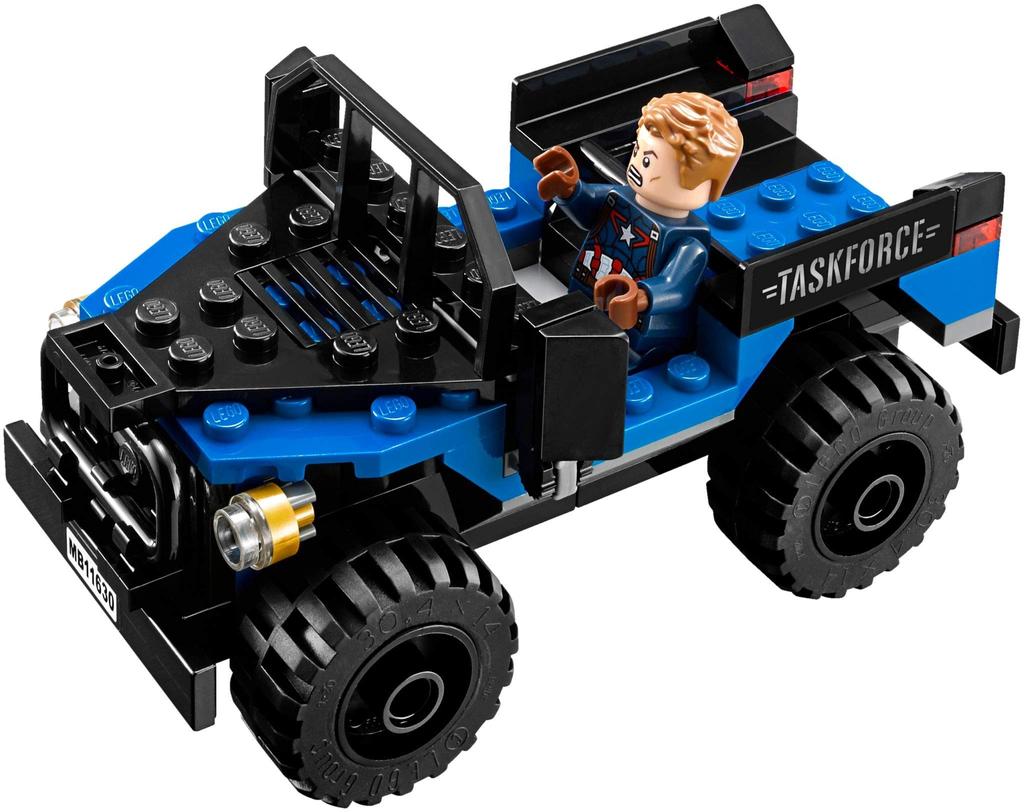 LEGO Super Heroes Black Panther Chase 76047