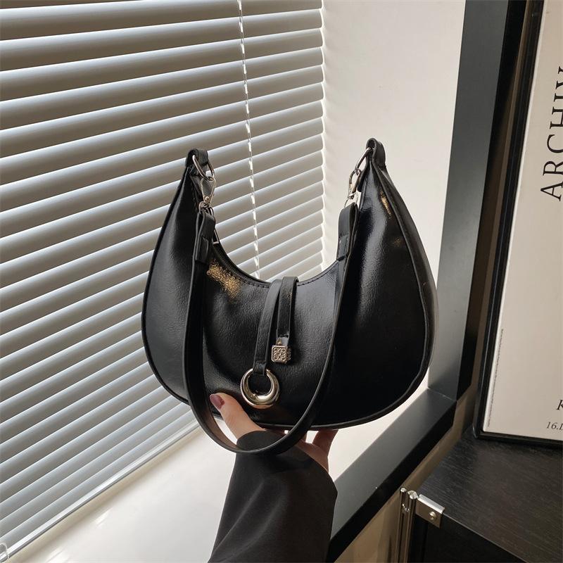 2025 Spring and Summer Niche High-end Underarm Bag Women's Bag Versatile Fashion Simple Shoulder Bag Foreign Crescent Bag