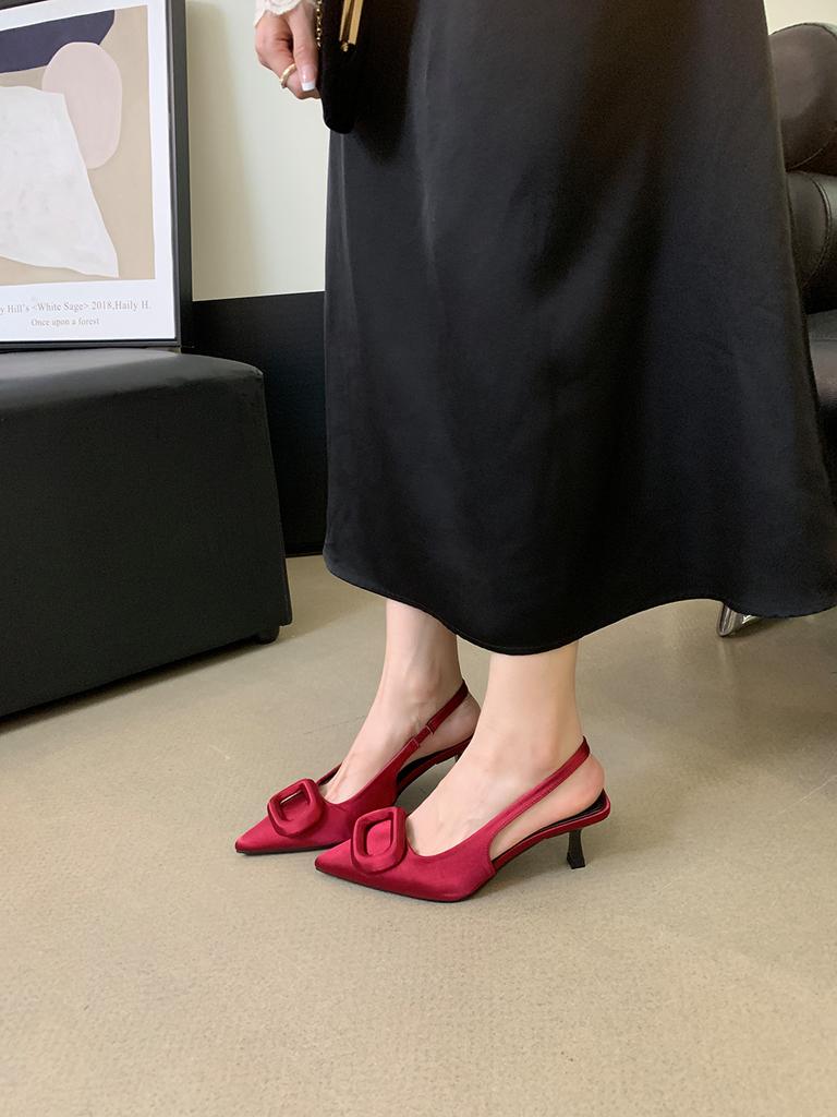 Модные женские босоножки с острым носком 2024 года, новые поступления, модные туфли для вечеринок, черные, красные, бежевые, на тонком высоком каблуке, туфли-лодочки с пряжкой на ремне 35-39