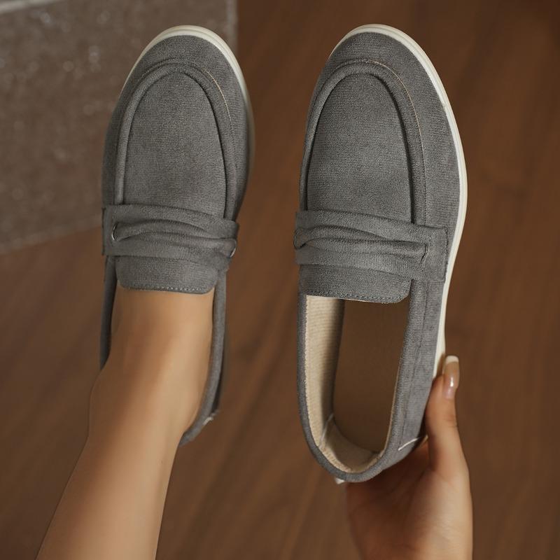 Новые женские осенние туфли-лодочки на плоской подошве на одном педале