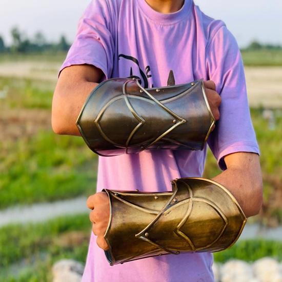 Наручи и налокотники Средневековые доспехи Защита рук Рыцарь Косплей Костюм на Хэллоуин Лучший подарок для него