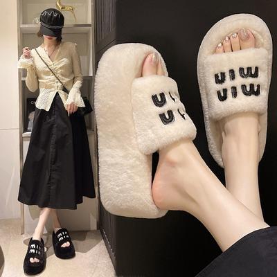 Женские тапочки на толстой подошве 8 см, пушистые, для улицы, новая модная пушистая цветная хлопковая модель 2025 года, осень-зима