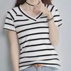 Женская облегающая футболка с V-образным вырезом и короткими рукавами в полоску - летний трендовый топ в корейском стиле