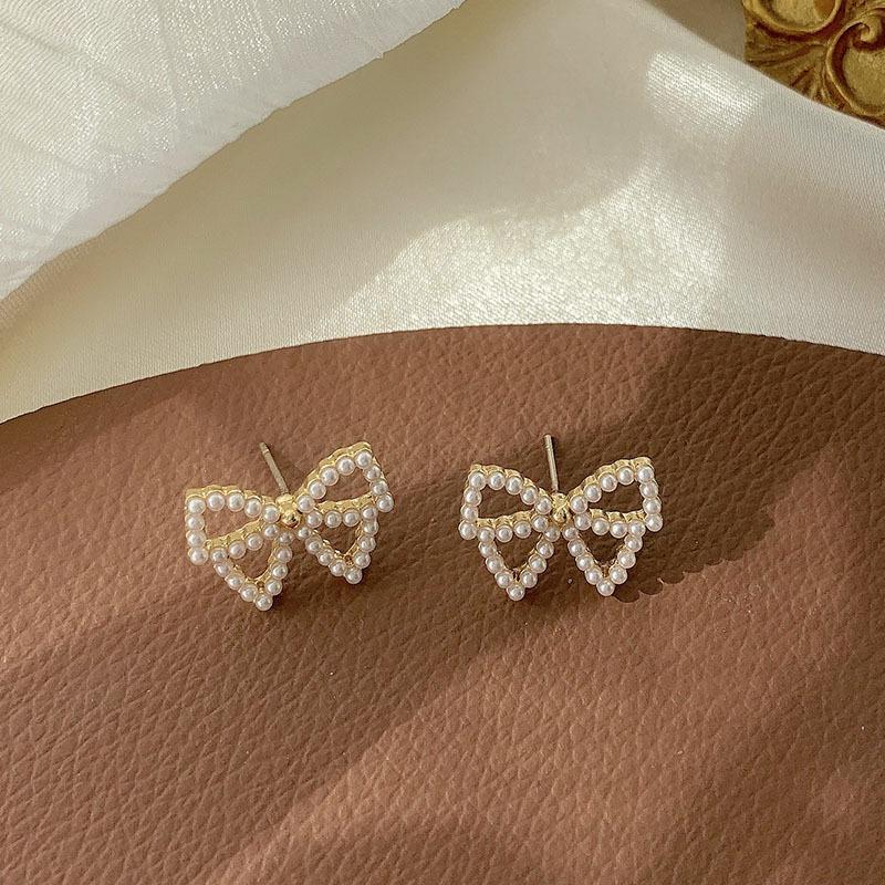 Women Girls Korean Style Camellia Baroque Pearl Earrings Fashion Vintage Jewelry Bow Heart Shape Elegant Lady Ear Rings Ear Clip