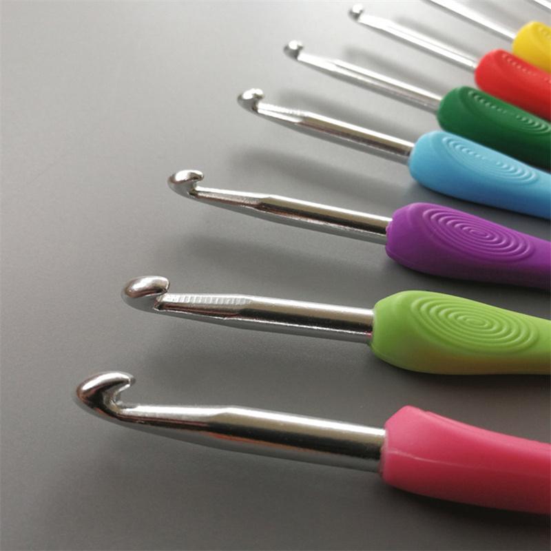 8Pcs/Set  2.5-6.0Mm Aluminum Crochet Needles Cushioned Handles Knitting Needles