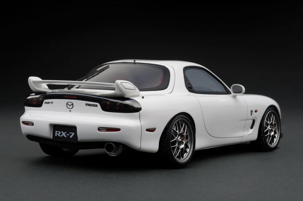 Ignition Model Mazda Spirit R Type A White Finished Product 1/18 RX-7 (FD3S)