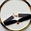 Классический Готический Бархатный Чокер с Татуировкой Красный Циркониевый Кулон в Форме Сердца Ожерелья Для Женщин Украшения Подарок на День Святого Валентина N0544