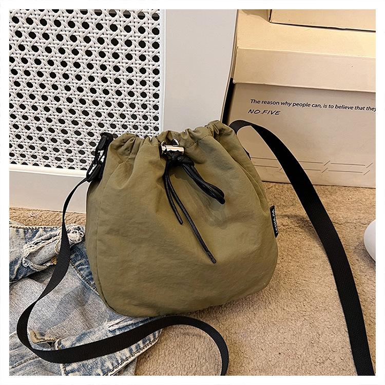 Сумки женские студенческие сумки-ведра легкие спортивные и для отдыха сумки через плечо большой емкости