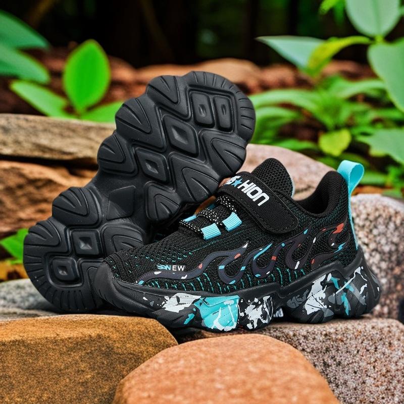 Азиатская детская спортивная обувь 6-12 лет 2025 и новый стиль сетчатая дышащая повседневная обувь для мальчиков