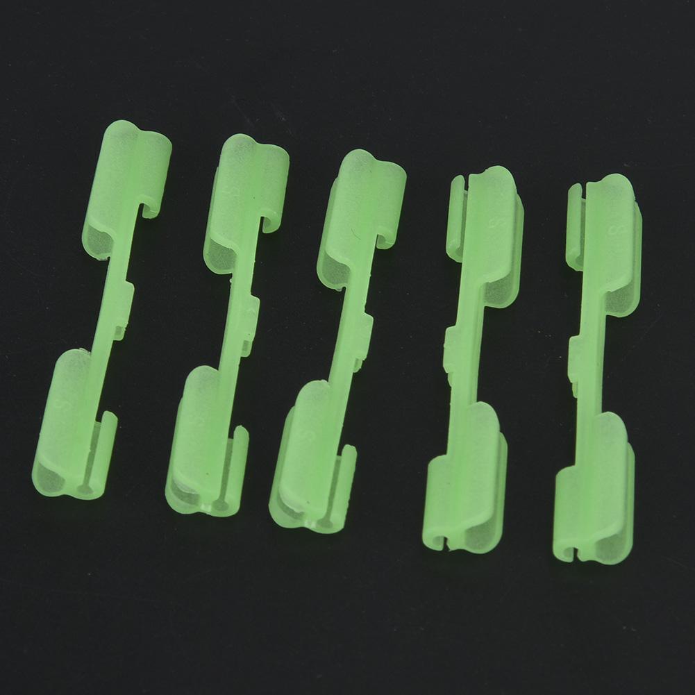40 PCS Light Stick Clip on Holder Fit Rod Tip Night Fishing Fluorescent Glow Sticks (M)