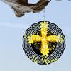 Metal 3D Cross Wind Spinner Outdoor Hanging Decor with 360 Rotating Hook Garden Yard Balcony Decoration for All Seasons