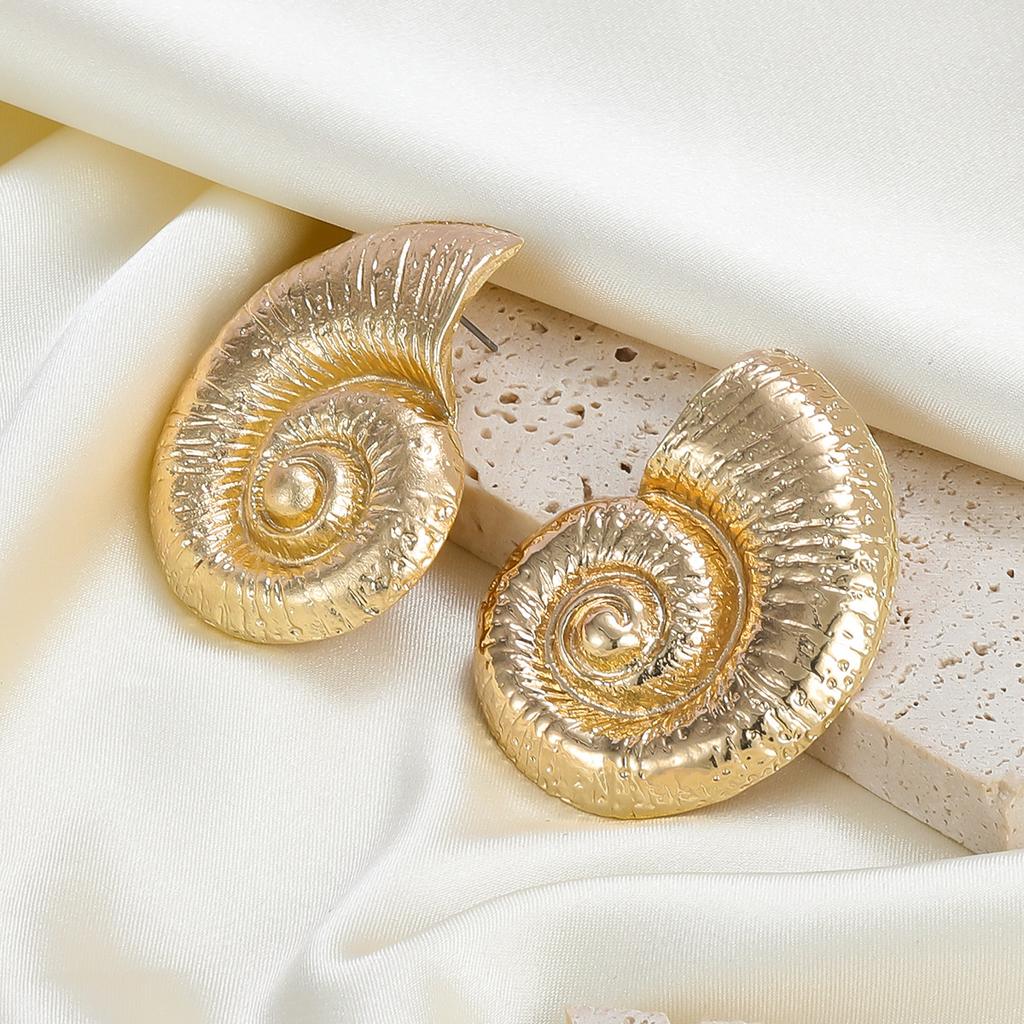 Summer Vacation Beach Wind Conch Earrings Alloy Stud Earrings Women'S Exaggerated Metal Jewelry