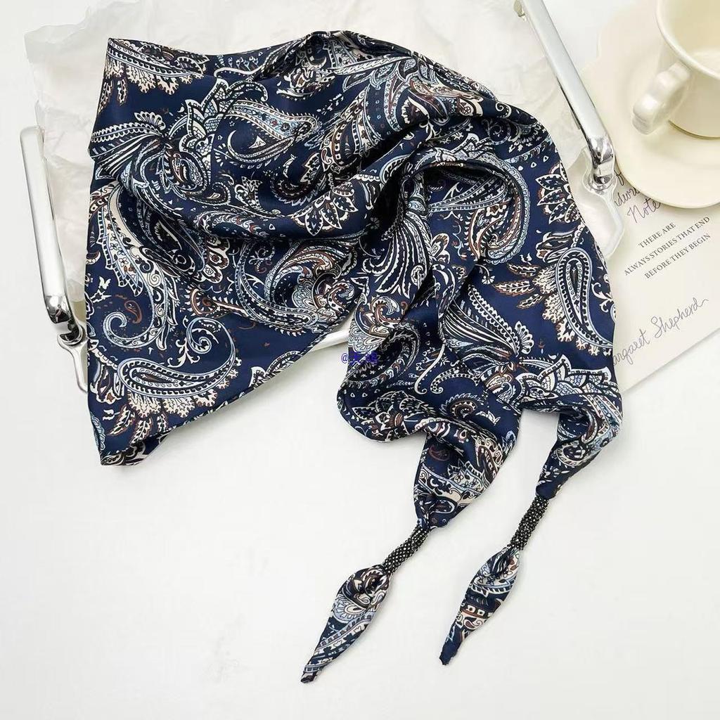 Retro Paisley Silk Triangle Scarf for Women – Versatile Waist and Jeans Accessory