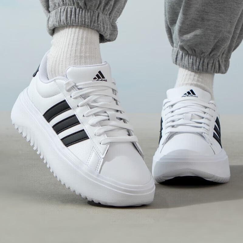 adidas Женские повседневные кроссовки IE1092