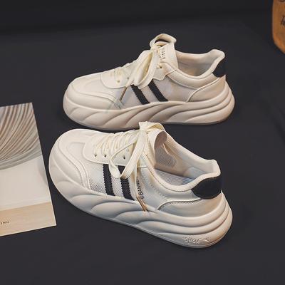 Летние новые дышащие сетчатые белые туфли с поднятым дном, студенческие кроссовки, повседневная спортивная обувь для скейтбординга, женская мода