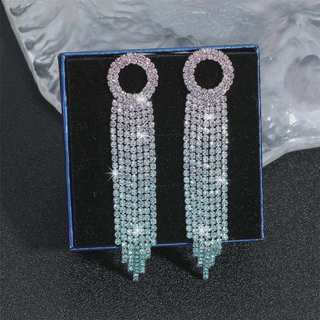 Роскошные европейские и американские серьги-кисточки со стразами: Элегантный дизайн с бриллиантами для женщин.