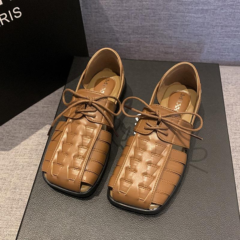 Тканые полые римские сандалии женские мягкие подошвы 2024 новые ретро нишевые женские туфли квадратные босоножки с ремешком на голове