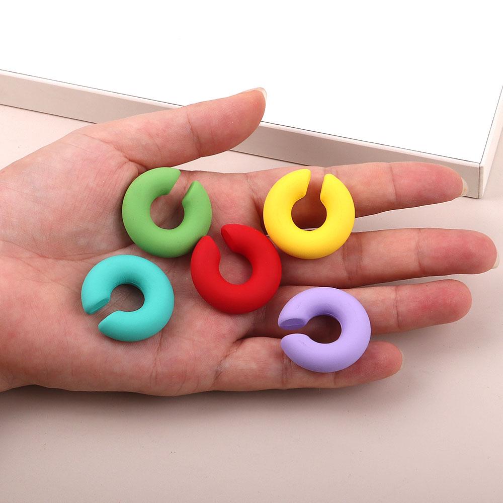 Новые корейские акриловые круглые серьги-клипсы для женщин, морозные красочные массивные круглые серьги-манжеты, эффектные серьги-трубки, толстые зажимы для ушей, ювелирные изделия