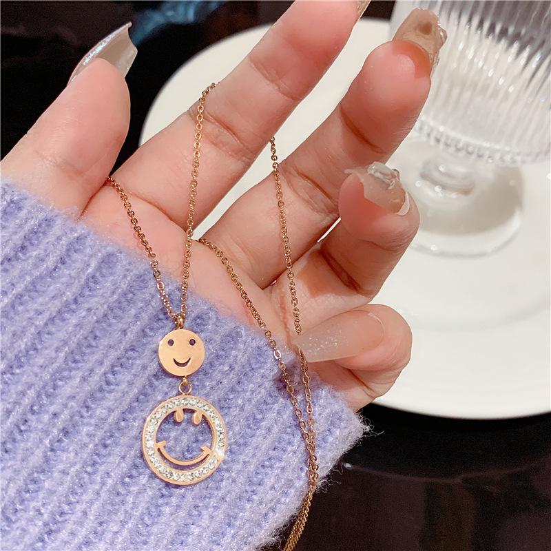 Design titanium steel does not fade smiling necklace female, design zircon smiley face pendant Internet celebrity jewelry