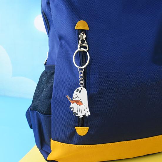 Брелок для ключей «Призрак на Хэллоуин» с изображением мультяшного призрака, держащего книгу, легкий деревянный брелок, украшения на Хэллоуин для женщин