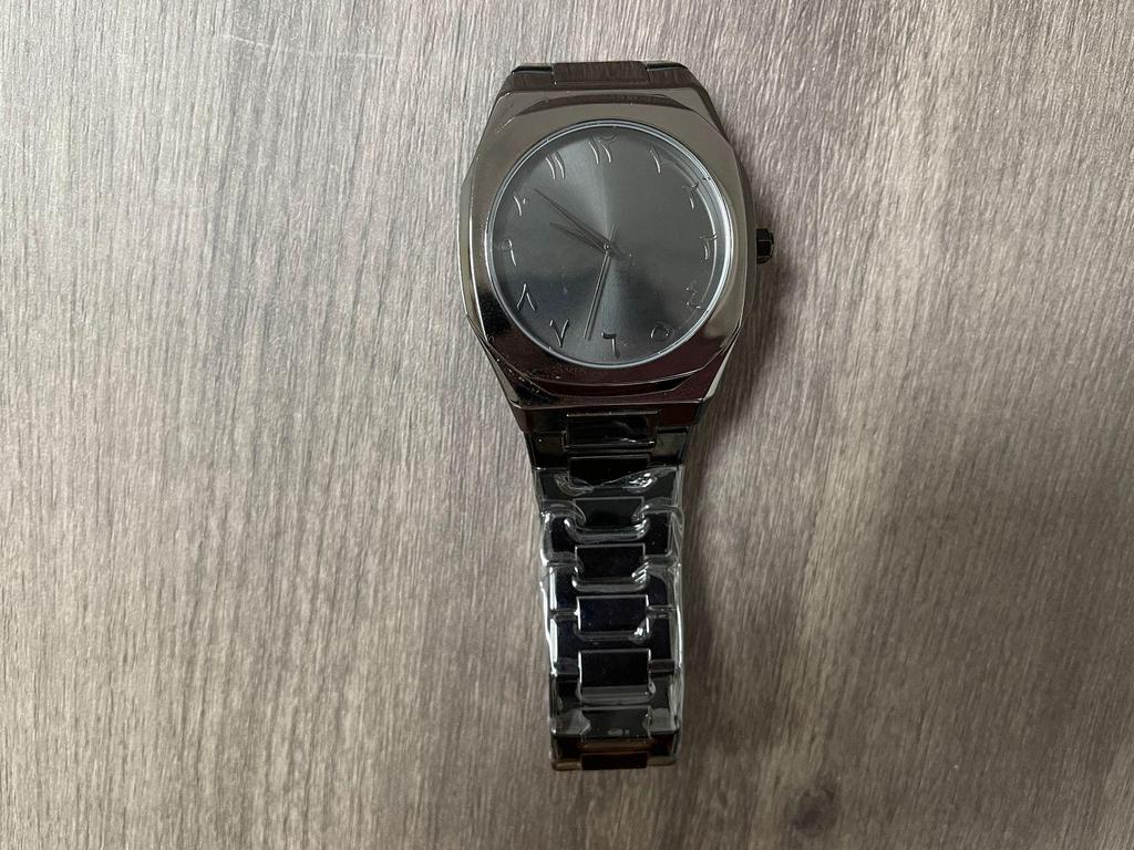 Мужские кварцевые часы высокого класса с арабскими цифрами – Элегантный деловой дизайн