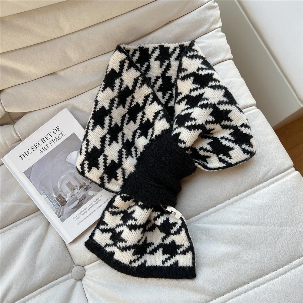 New Style Cross Shaped Small Scarf For Women In Spring Autumn Summer Fashionable Temperament Tied Bag Headband Decorative Scarf