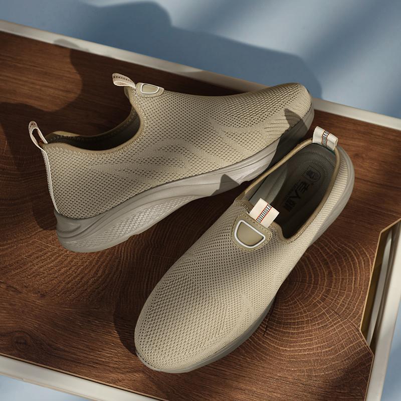 Fashion Slip-On Walking Shoes Men Breathable Hiking Casual Shoes Male Comfortable Loafers Summer All-match Flats Lightweight Mesh Shoes