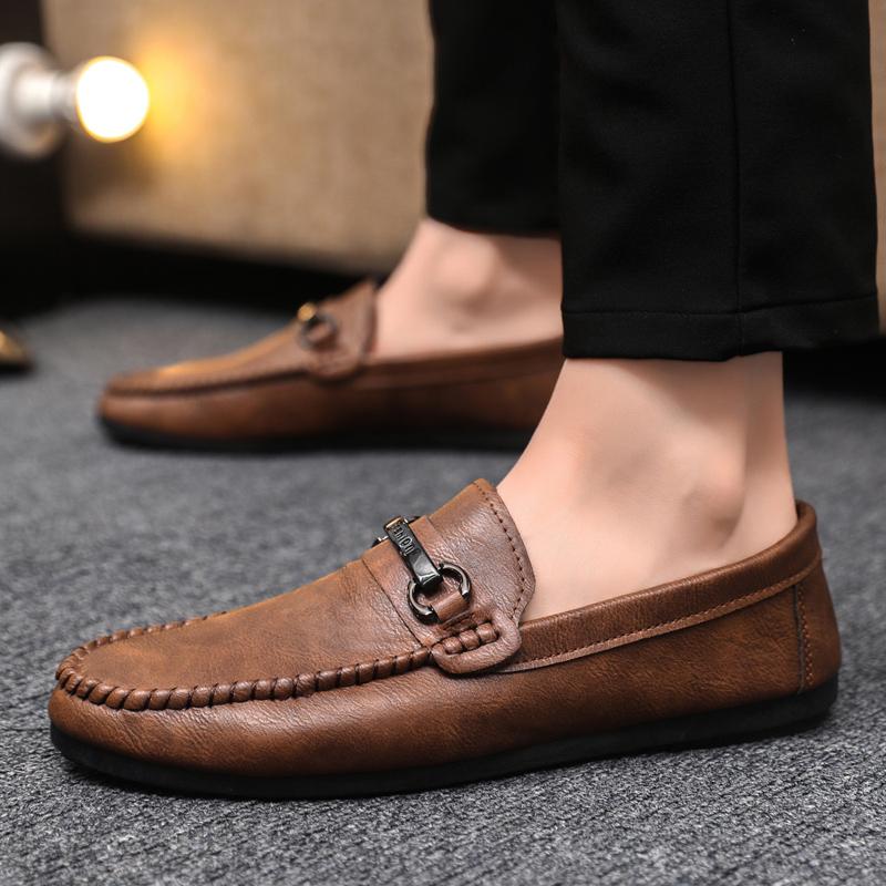 Fashion High Quality Leather Men Casual Shoes Comfortable Light Men Loafers Formal Men Dress Shoes Breathable Slip On Men Driving Shoes