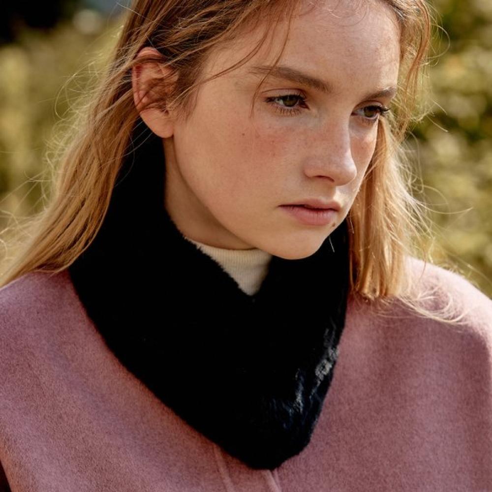 Daks Women Black Rexfur Muffler Dbmu3f985bk