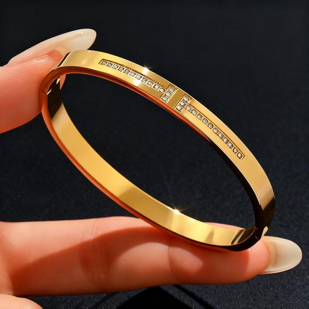 High-End Gold-Plated Titanium Steel Women's Bracelet: Exquisite European & American Design