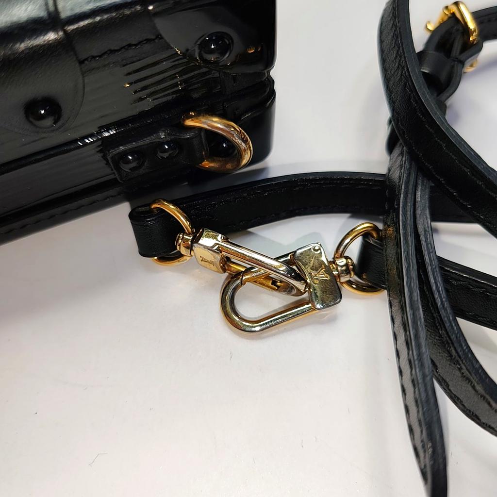 [Pre-Owned] Petite Malle Logo Hard Case Epi Leather Shoulder Crossbody Bag - Good #172DJQL