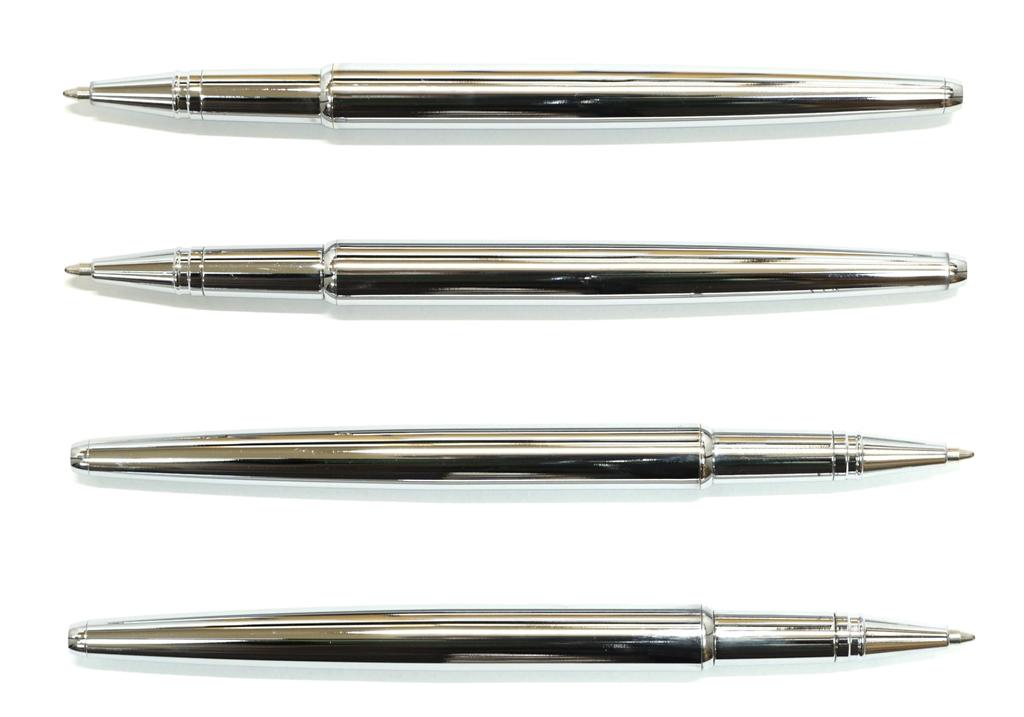 Набор из 2 штук Ручка из гусиного пера, обработанного по японской технологии, с латунным диском Прозрачная акриловая подставка для ручки с черным держателем для ручки Розовое перо + Q-S5P2WG-2-P