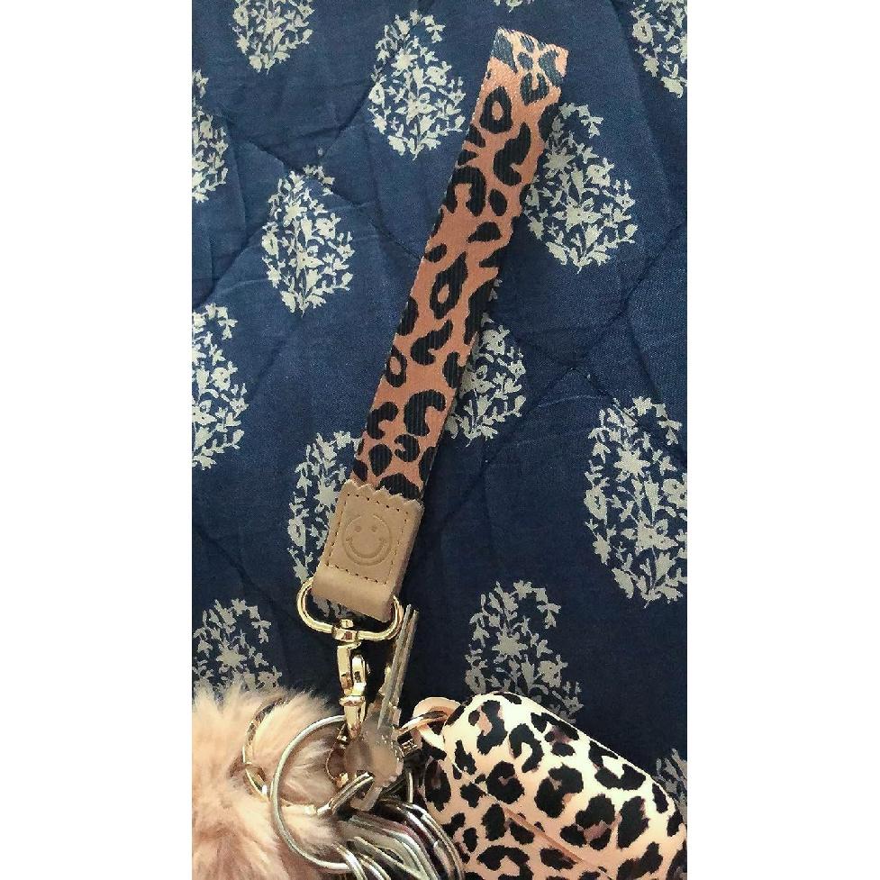 DQL gifts for women short lanyard for keys, cute leopard pattern wrist keychain lanyard for keys, key chain wristlet for women(LEOPARD)