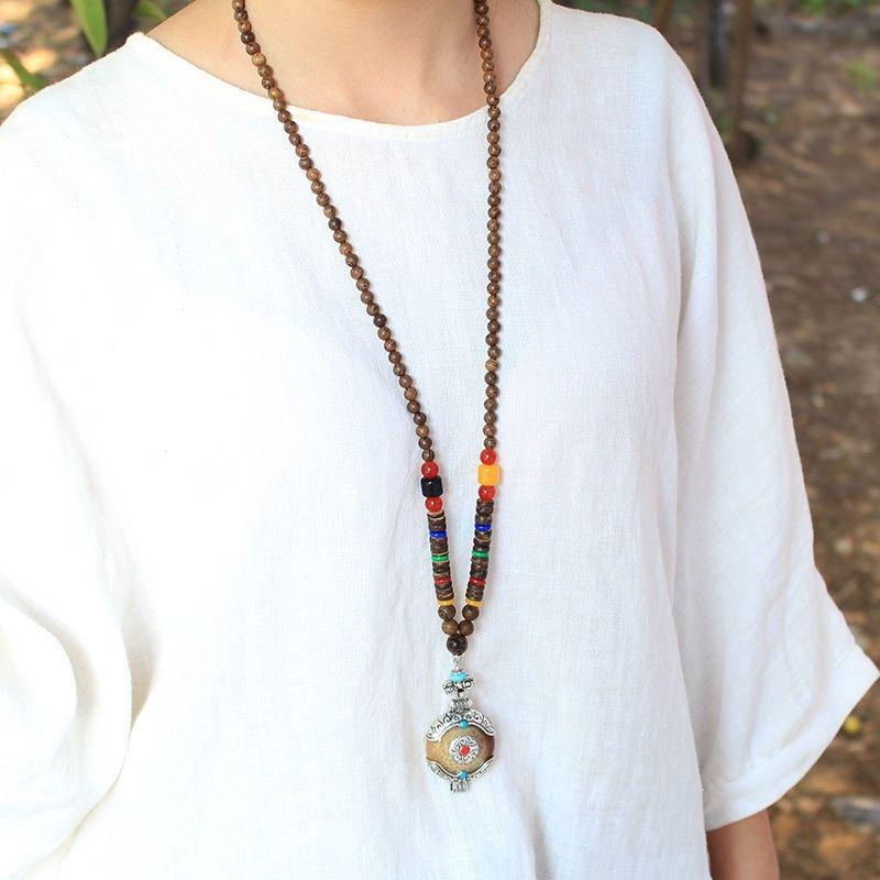 Unisex Tibetan Ethnic Necklace: Versatile, Retro-Style Jewelry with Wooden Accents for Cotton and Linen Outfits